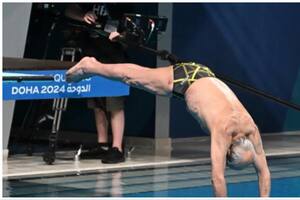 Tiene 100 años, es clavadista y va a participar del próximo Mundial de Natación en Doha: así fue su último salto