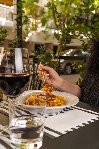 Taglietelle con ragú, una de las delicias que ofrece Fresca en sus almuerzos.
*Beber con moderación. Prohibida su venta a menores de 18 años.