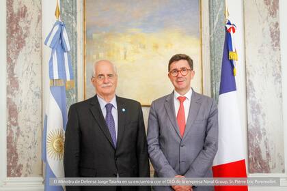 Taiana recorrió el astillero de Naval Group, en Cherbourg, y se reunió con el CEO de esa empresa, Pierre Eric Pommellet