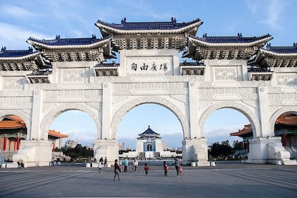 Taiwán es una de las democracias más consolidadas de Asia, con elecciones libres, prensa independiente y alto índice de participación ciudadana.