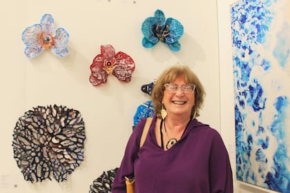 Tal vez por ello, el arte del vidrio se transformó en su pasión, una habilidad donde se transforma lo que parece roto...