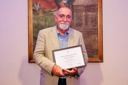 Talento cordobés: el artista Fernando Allievi fue premiado por su trayectoria
