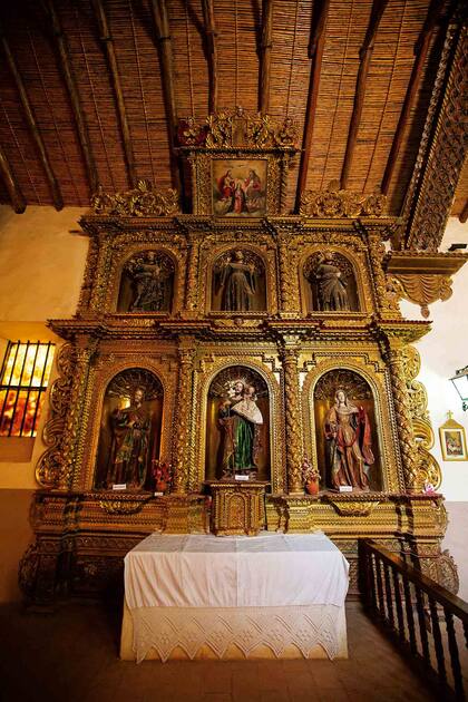 Tallas de madera en la iglesia Nuestra Señora del Rosario y San Francisco de Yavi