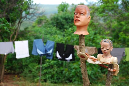 Talleres de cerámica en hogares humildes: una postal cotidiana en el valle de Jequetinhonha.