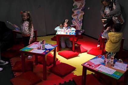 Talleres en La Plaza, una de las actividades colaterales para aquellos que hayan sacado una entrada para alguno de los espectáculos infantiles que se presentan en el complejo