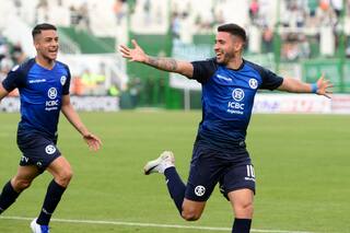 A Bertolo le atajaron un penal y Banfield cayó en la vuelta de Falcioni como DT