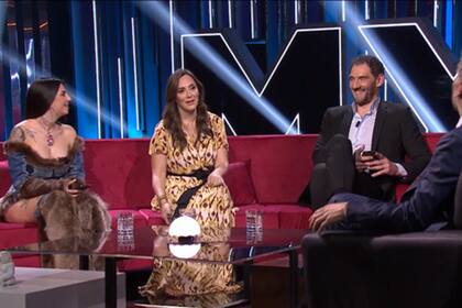 Tamara en el estudio del programa Martínez y Hermanos del canal Cuatro de España, donde contó que, de los 400 invitados a su boda, solo un 40 por ciento le hizo regalo.