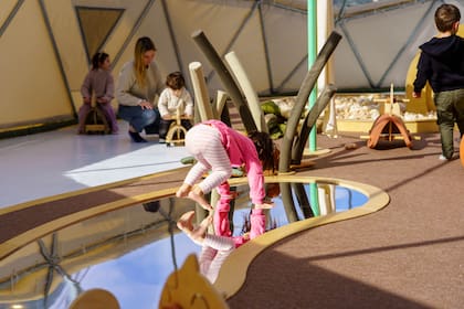 También cuentan con un espacio para menores de 3 años, Igloo.