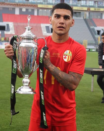 También en Malta Cabrera fue campeón; anotó 16 goles camino a la conquista de la copa nacional.