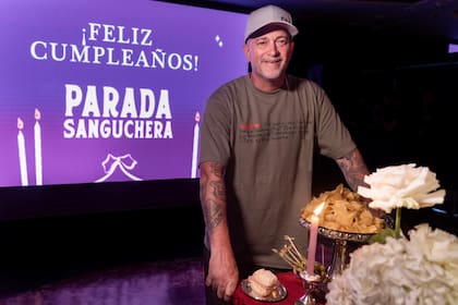 También es creador de las Paradas Sangucheras, que se encuentran en todo el país en una red de estaciones de servicio