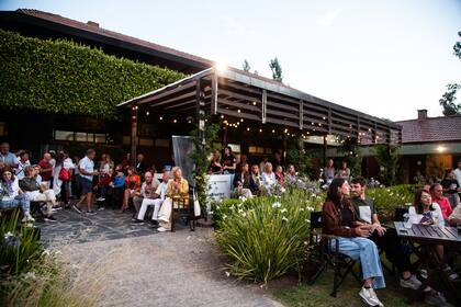 También estuvieron presentes golfistas que visitan el club cada temporada de verano.