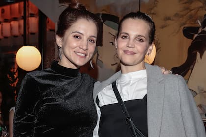 También fue una noche de reencuentros. Así Bárbara Lombardo posó junto a Sabrina Garciarena para los flashes