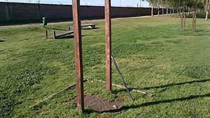 También rompieron aparatos de un gimnasio a cielo abierto