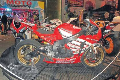 Tampoco faltaron en Gualeguaychú las potentes superdeportivas preparadas para competición. Un deleite para el público