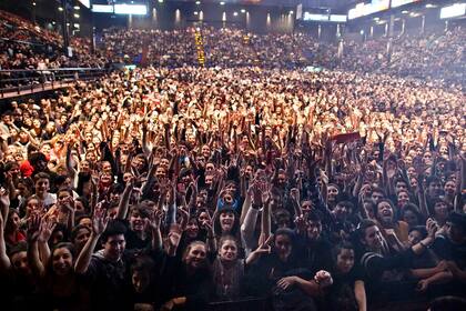 "Cada artista de los más conocidos tiene su propia cadena de valor, que son las 50 personas que trabajan directamente con ellos, y de ahí se desprenden entre 500 y 1000 personas que cumplen distintas funciones para montar un show", entiende Carlos Fernández Méndez