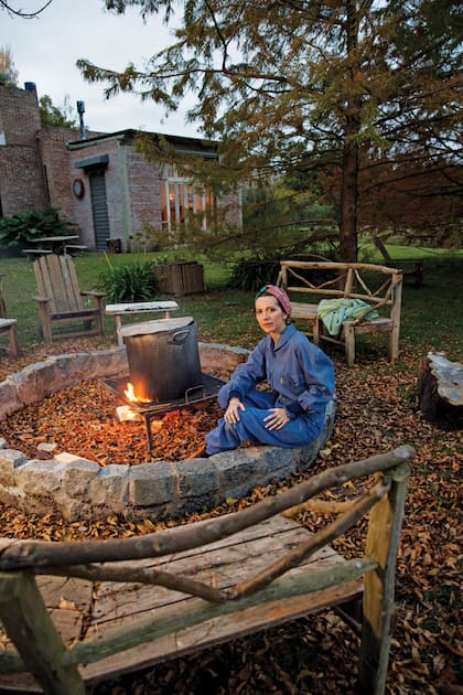 Tania está de novia con
el ingeniero industrial
Matías White, con quien
vive desde hace cinco
años y están juntos desde
hace nueve. “Todavía no
pienso en la maternidad,
pero me encantan los
chicos”, cuenta