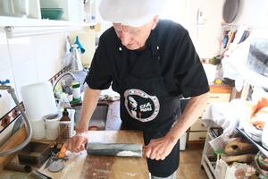 Tanino, el abuelo que cocina auténticas recetas italianas y tuvo éxito por el boca en boca