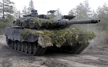 Tanques Leopard como los que Polonia enviará a Ucrania