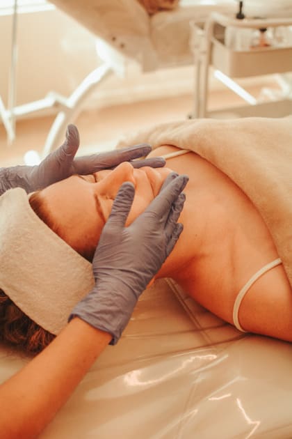 Tanto el masaje facial como el intraoral pueden hacerse en domicilio
