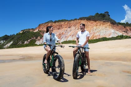 Tanto en Trancoso como en Rio das Pedras los huéspedes disfrutan de paquetes que incluyen alojamiento, gastronomía, actividades deportivas y entretenimiento.