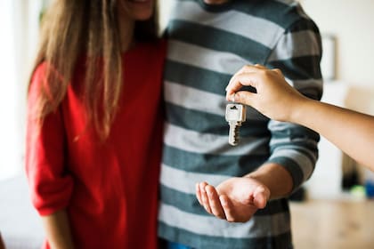 Tanto la modificación de normas locales como la dinámica natural del mercado inmobiliario son causas posibles de la tendencia a la baja de los alquileres en Austin