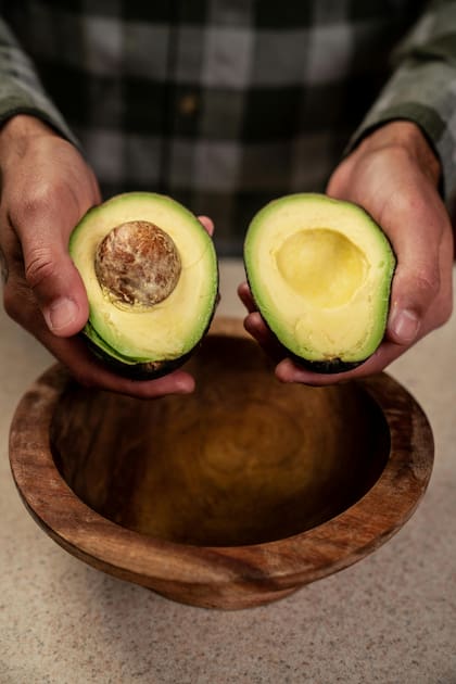 Tanto la semilla como la cáscara de palta contienen compuestos beneficiosos que pueden utilizarse para distintos fines