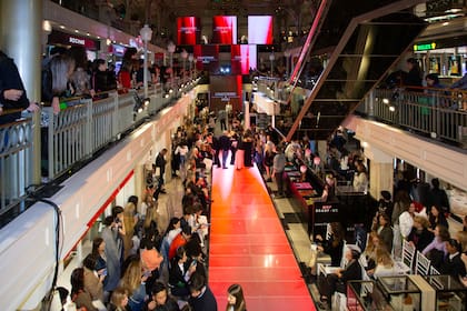 Tanto los invitados como los visitantes de Patio Bullrich pudieron disfrutar del desfile.