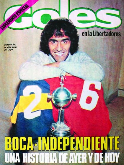 Tapa de la revista Goles con las dos camisetas que tanto lo identificaron: la 2 de Boca y la 6 de Independiente.