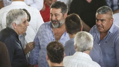 Tapia, Angelici y Moyano lideran la lista