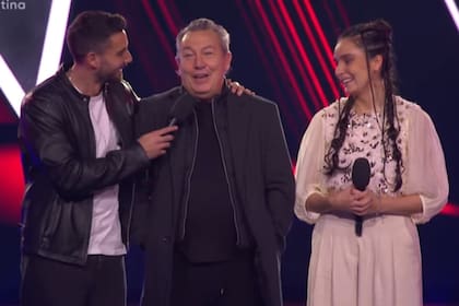 Tapia apareció en el escenario de La Voz y se emocionó al escuchar a su hija cantar (Foto: Captura / Telefe)