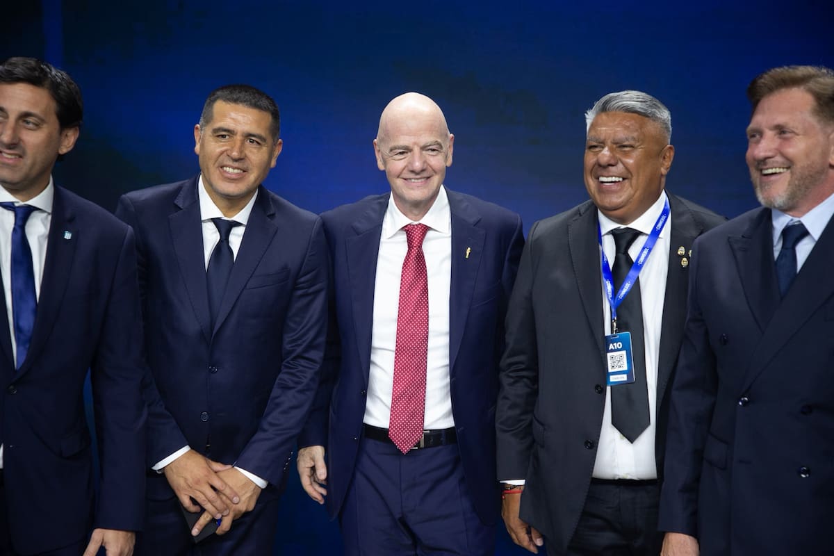 Chiqui Tapia participou do evento com Riquelme, Di Carlo, Dominguez e Infantino