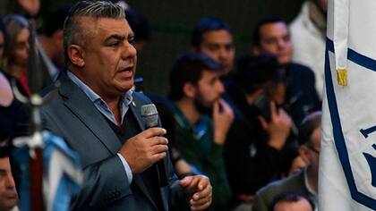 Tapia en la presentación de la temporada de fútbol femenino