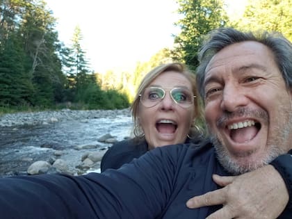 Tapia junto a su esposa, Viviana Juricka, durante unas vacaciones