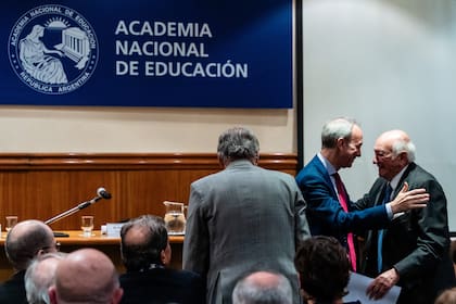 Taquini (derecha), con el secretario de Educación de la Nación, Carlos Torrendell
