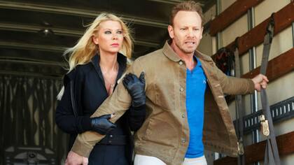Tara Reid e Ian Ziering en Sharknado