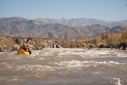 Tarde de rafting en el río Tunuyán