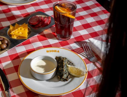 Tardes de vermut y tapeo en Rioba Bodegón