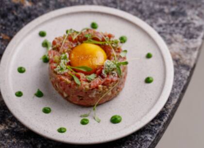 Tartare de Wagyu en el restaurante de la terrazas de Paseo Alcorta,