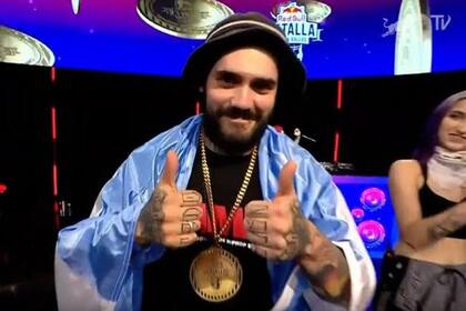 Tata se consagró bicampeón de la Red Bull Batalla de Gallos de este año