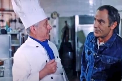 Tatave, actuando de cocinero francés junto a Juan Carlos Calabró.