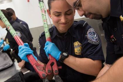 Tater Ortiz, jefe del puerto de entrada, dijo que el operativo debilita a las redes delictivas que operan en la frontera