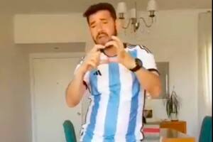 El desopilante baile viral de Tato Aguilera con la camiseta de la selección