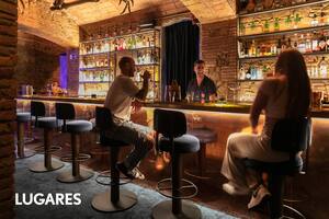 Cómo es el exitoso bar que Tato Giovannoni abrió en Barcelona