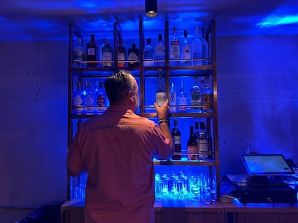 Tato y sus botellas, en Florería Washington