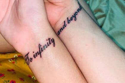 Tatuaje que se hicieron para sellar su amor
