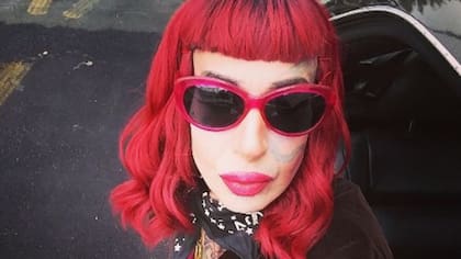 ?Yo me siento ?ella?, soy ?ella?, pero mi mente trabaja mucho por lógica: así que hasta que no me haga tratamientos con láser para eliminar los vellos y lograr la femineidad del rostro, no pretendo que todos me traten de ?ella??