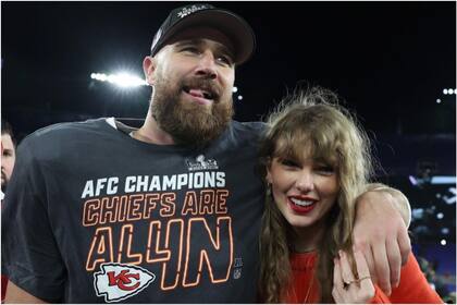 Taylor Swift celebró con su novio Travis Kelce el pase de su equipo al Super Bowl.