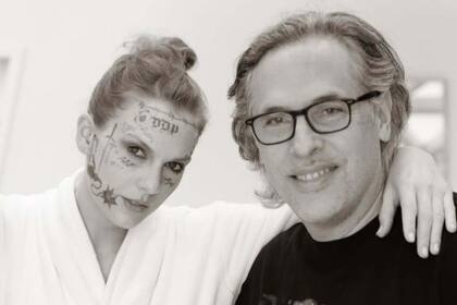 Taylor Swift junto a Rodrigo Prieto, durante la filmación de Fortnight