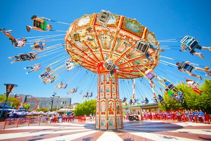 ¿Te animás a subirte a las sillas voladoras?
