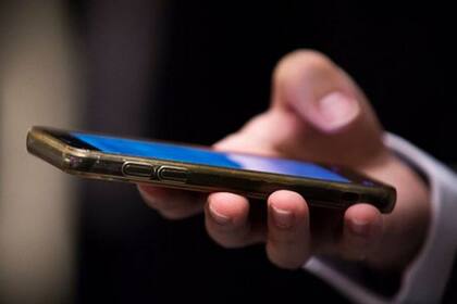 ¿Te has preguntado cuánto tiempo pasas mirando tu celular?